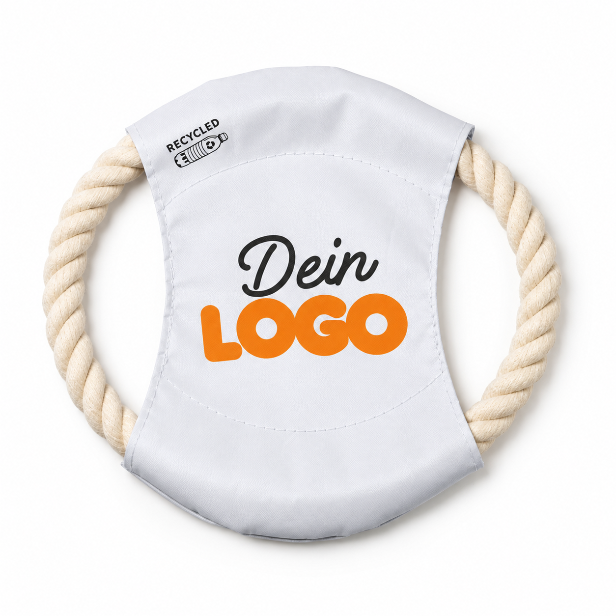 Weißes RPET-Hundefrisbee mit Baumwollseil, mit einem recycelten Symbol und Platz für ein individuelles Logo auf weißem Hintergrund.