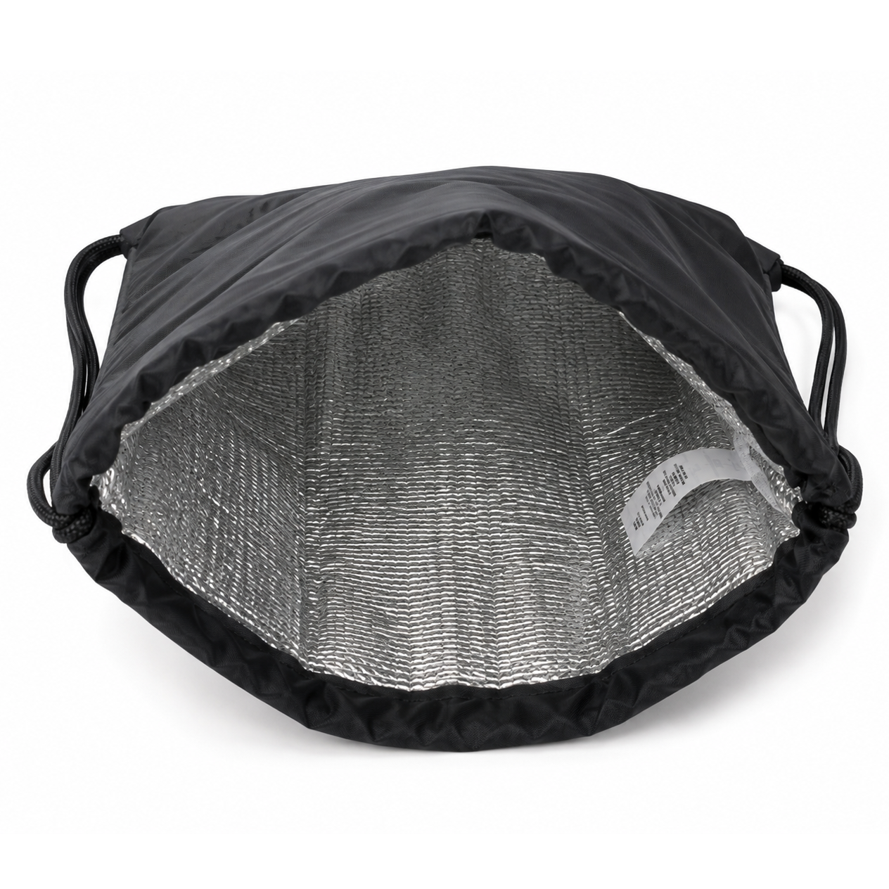 Offene schwarze Kühltasche mit Kordelzug und silbernem wärmeisoliertem Futter, ideal für Werbe-Branding und Veranstaltungen.