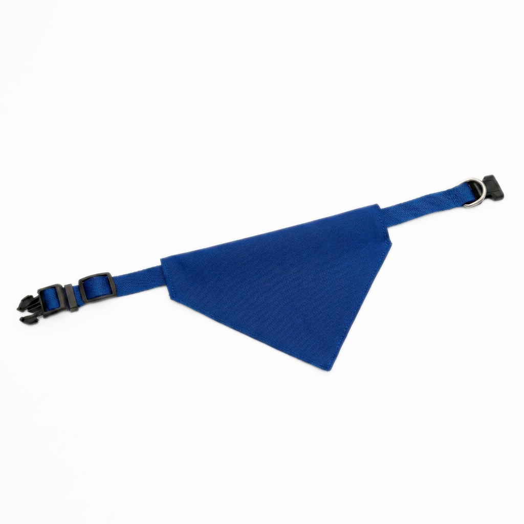 Blaues Hundehalstuch mit verstellbarem Riemen, perfekt für stilvolle Haustieraccessoires und Outdoor-Abenteuer.
