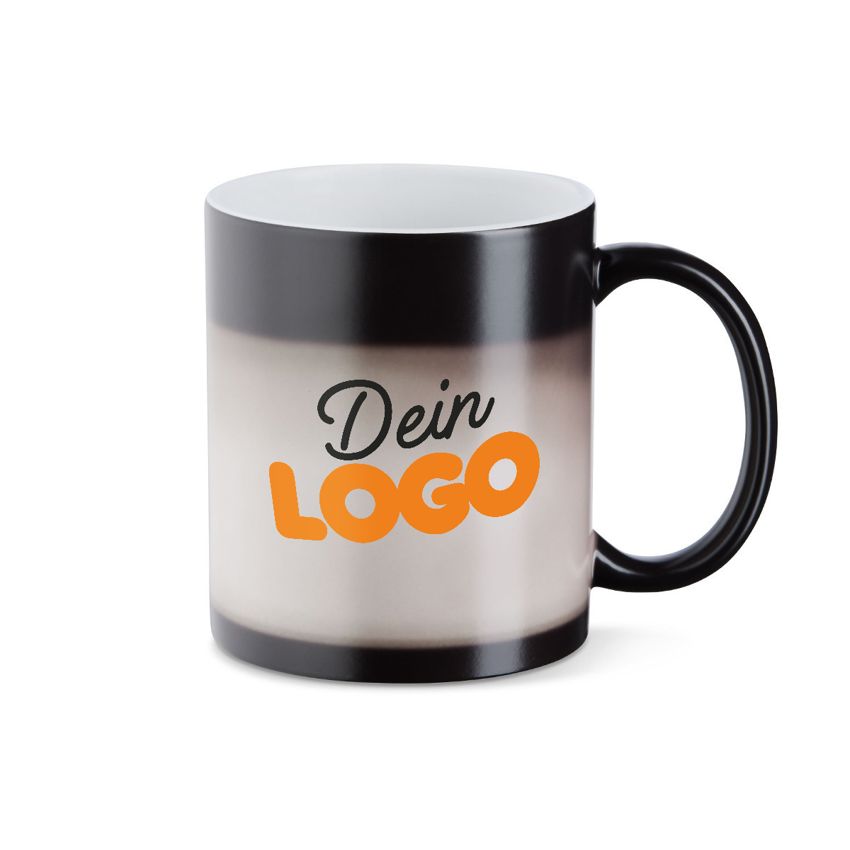 Schwarz-weiße Kaffeetasse mit Farbverlauf und dem Text „Dein Logo“ in kräftigem Orange und Schwarz.